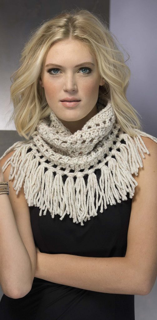 Cowl pattern from Fringe Benefits - book review by Ambassador Crochet.