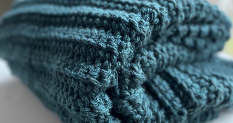 Easy Crochet Blanket Pattern {Free}